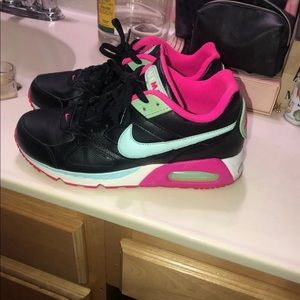 Air max shoes size 9 woman